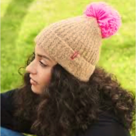 WINTER LEVI HAT - NWOT - Picture 3 of 3